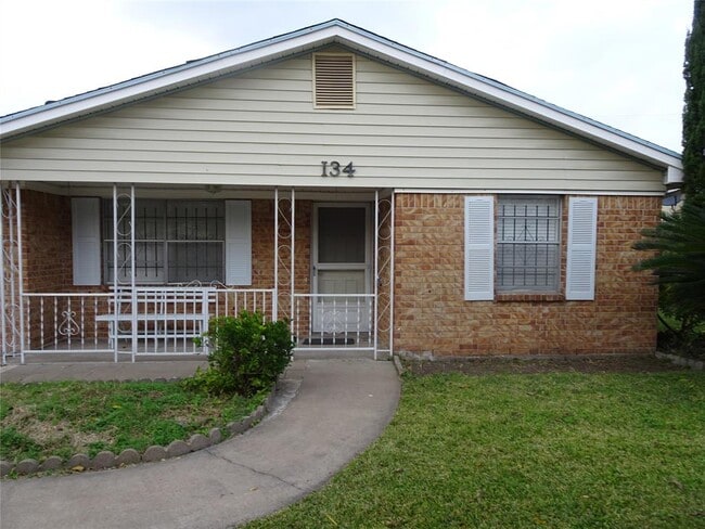 Primary Photo - 134 Memory Ln