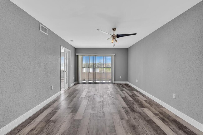 Building Photo - 2803 N Oakland Forest Dr