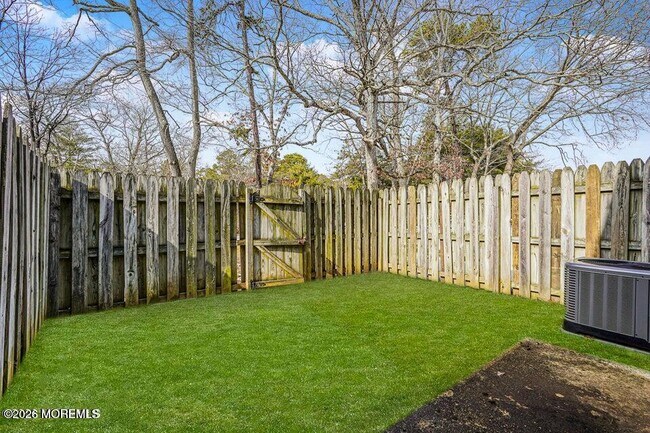 Building Photo - 1311 Paris Ct