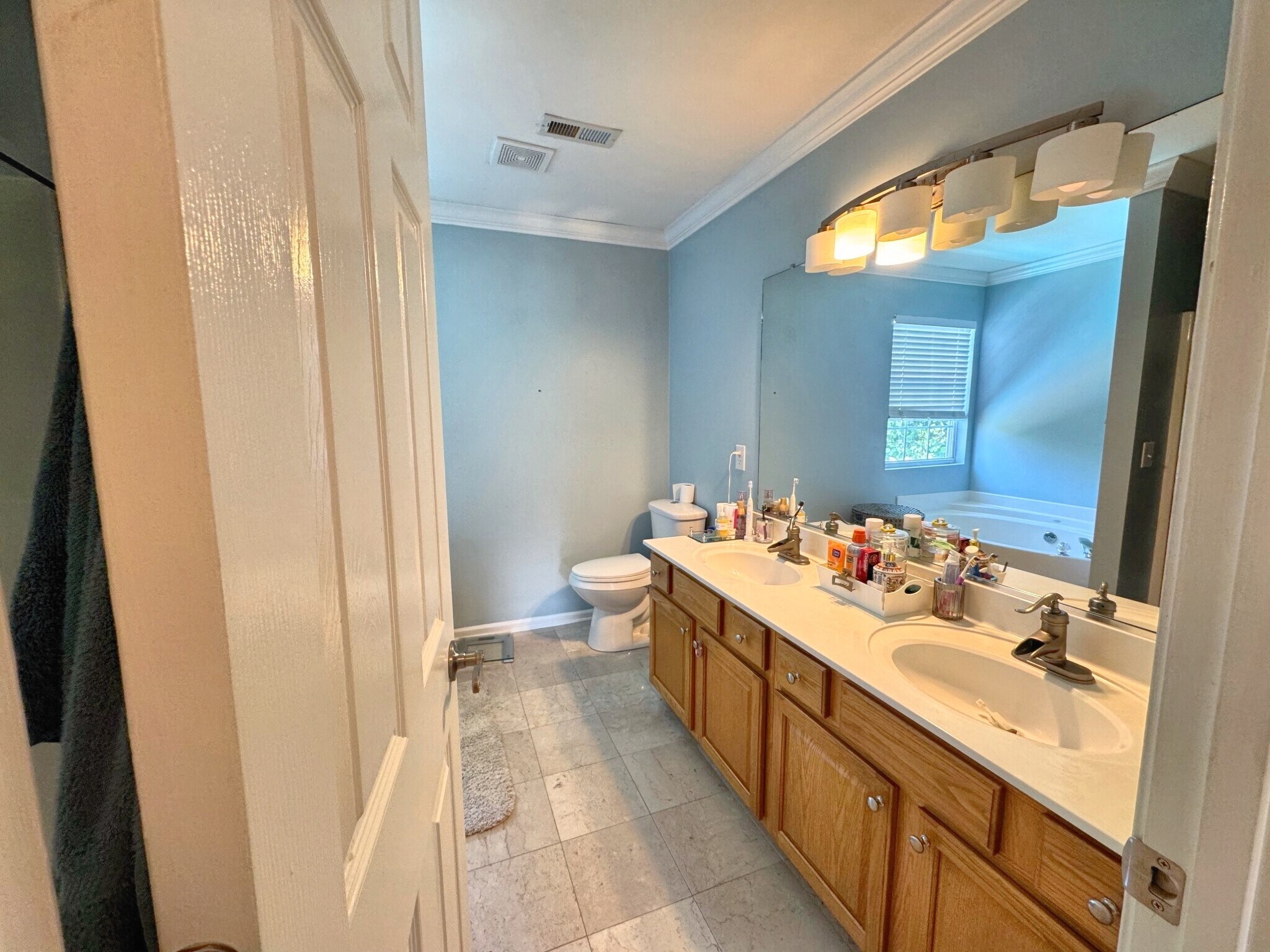 Building Photo - 105 Willow Bend Dr