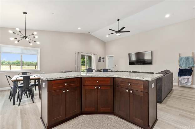 Building Photo - 655 Catala Wy