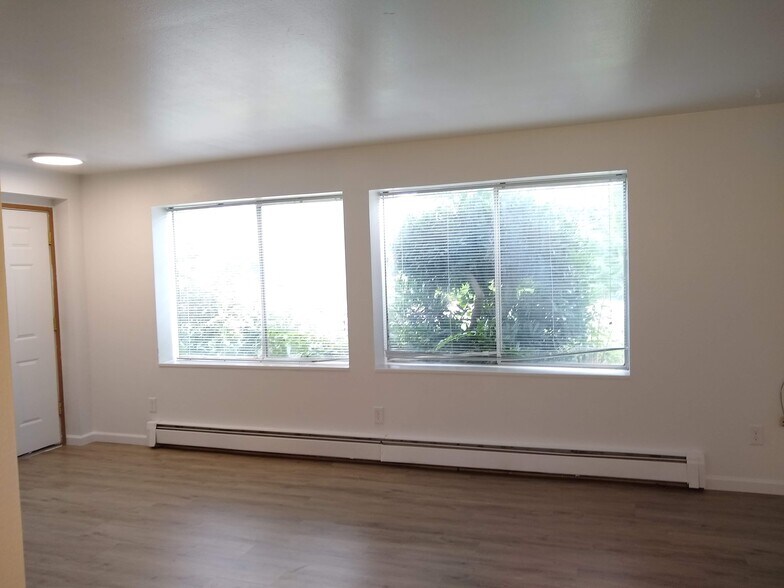 Building Photo - 1117 Cedar Ln