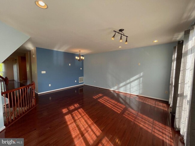 Building Photo - 43297 Stonegarden Terrace