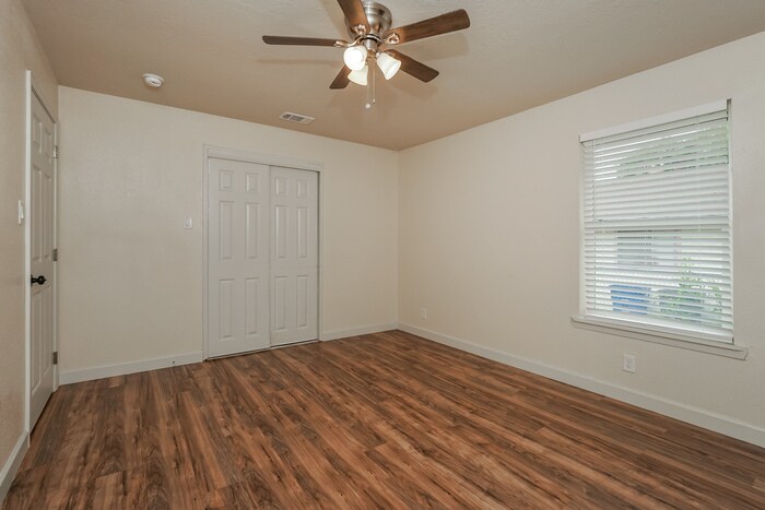 Building Photo - 931 W Hutchins Pl