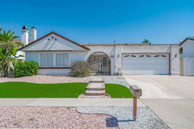 Primary Photo - Single Story 3 Bedroom Home for Rent in Si...