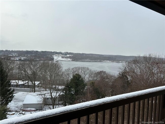 Building Photo - 117 Phoenix Dr