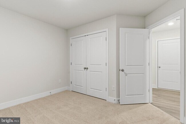 Building Photo - 5221 Manor Park Dr