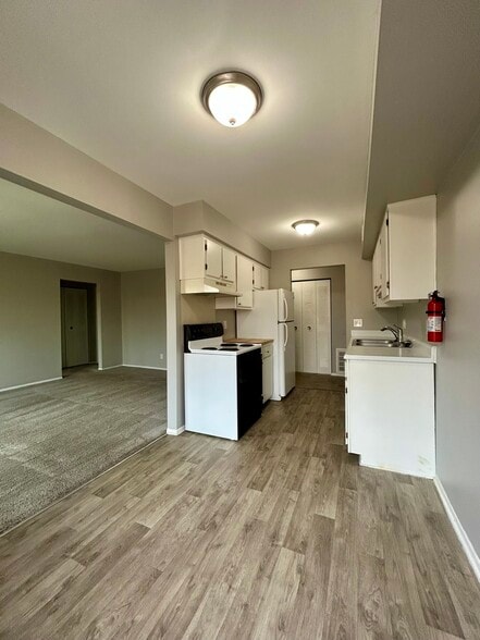 Building Photo - Old Goddard Apartments