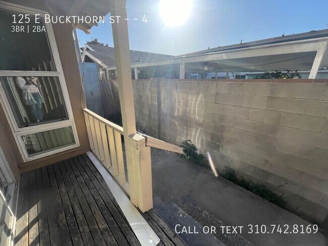 Building Photo - 125 E Buckthorn St