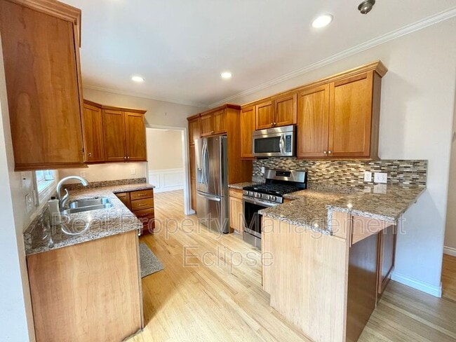 Building Photo - 315 N 155th St