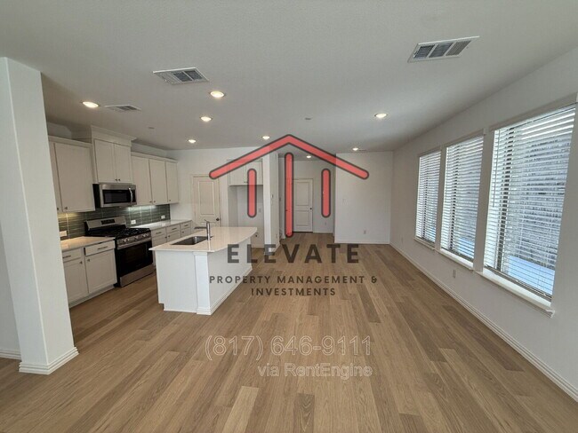 Building Photo - 724 4th St