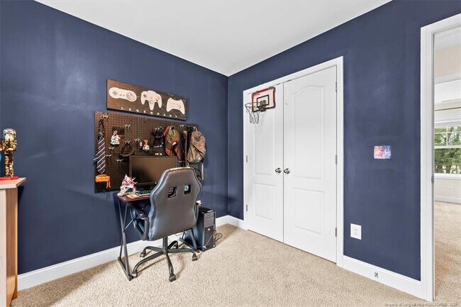 Building Photo - 400 Everest Ct