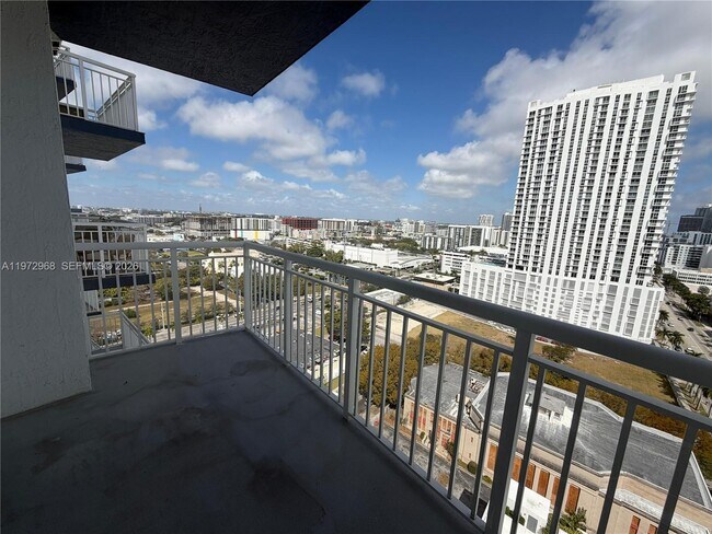 Building Photo - 275 NE 18th St