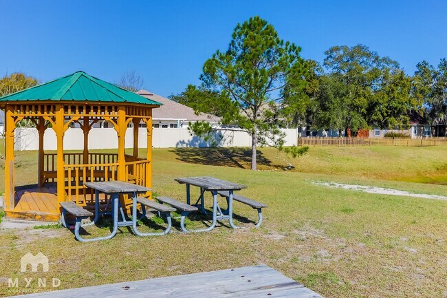 Building Photo - 2558 Glenfield Dr