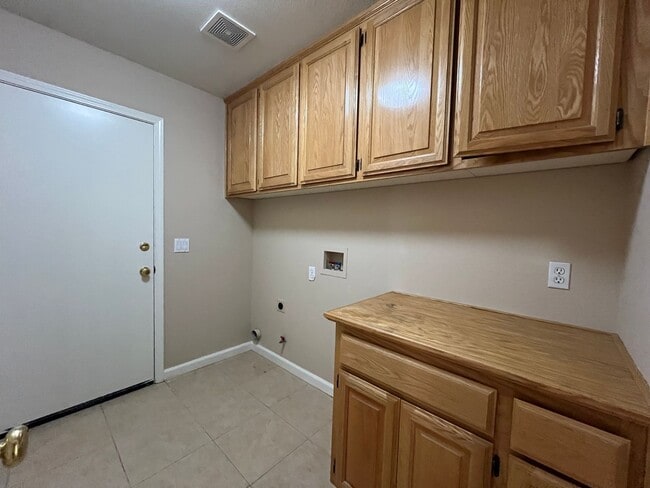 Building Photo - Charming Home Located in the Heart of Folsom