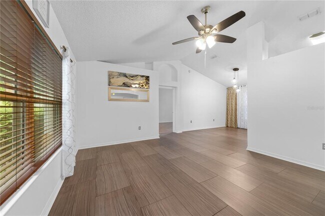 Building Photo - 308 Silver Pine Dr
