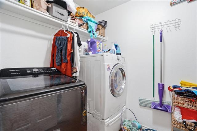 Building Photo - 1812 Village Park Trail