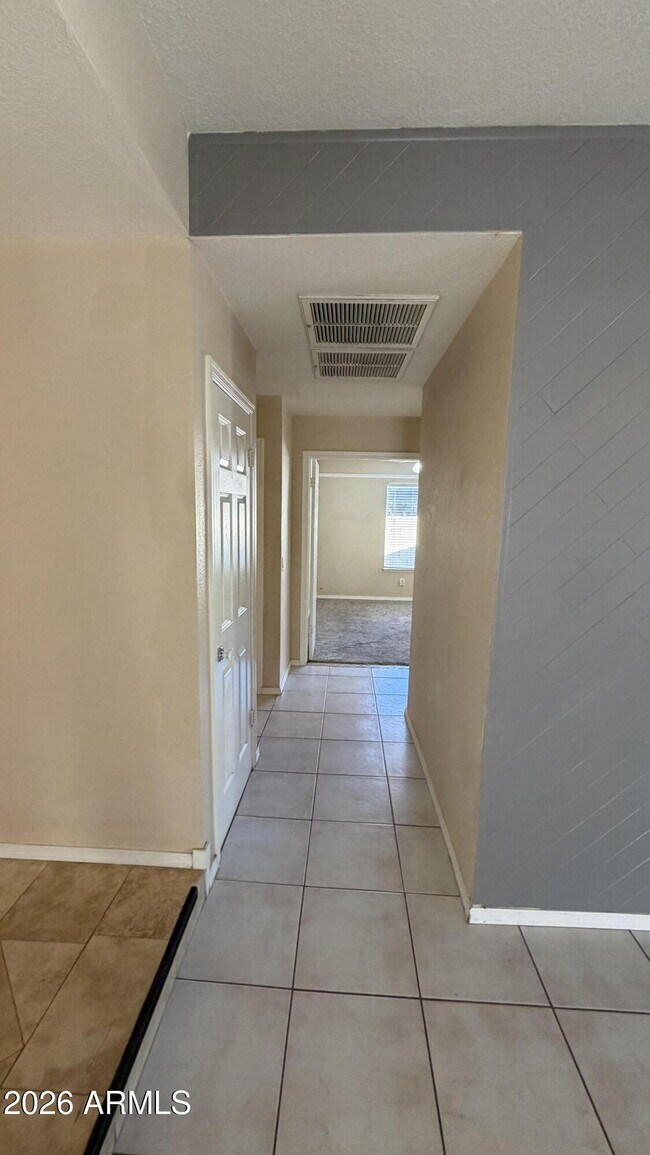 Building Photo - 4624 W Chicago St