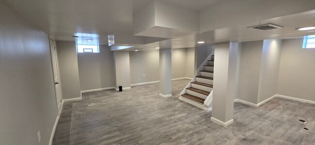 Building Photo - 15800 Whitcomb