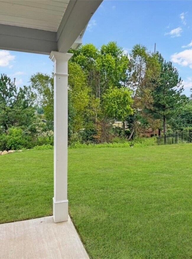 Building Photo - 2115 Teale Ln