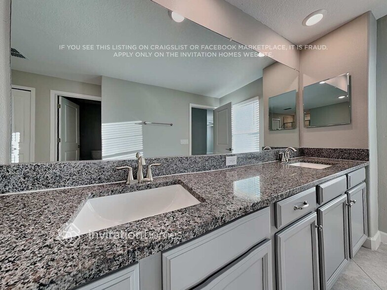 Building Photo - 3074 Bryant Park Dr