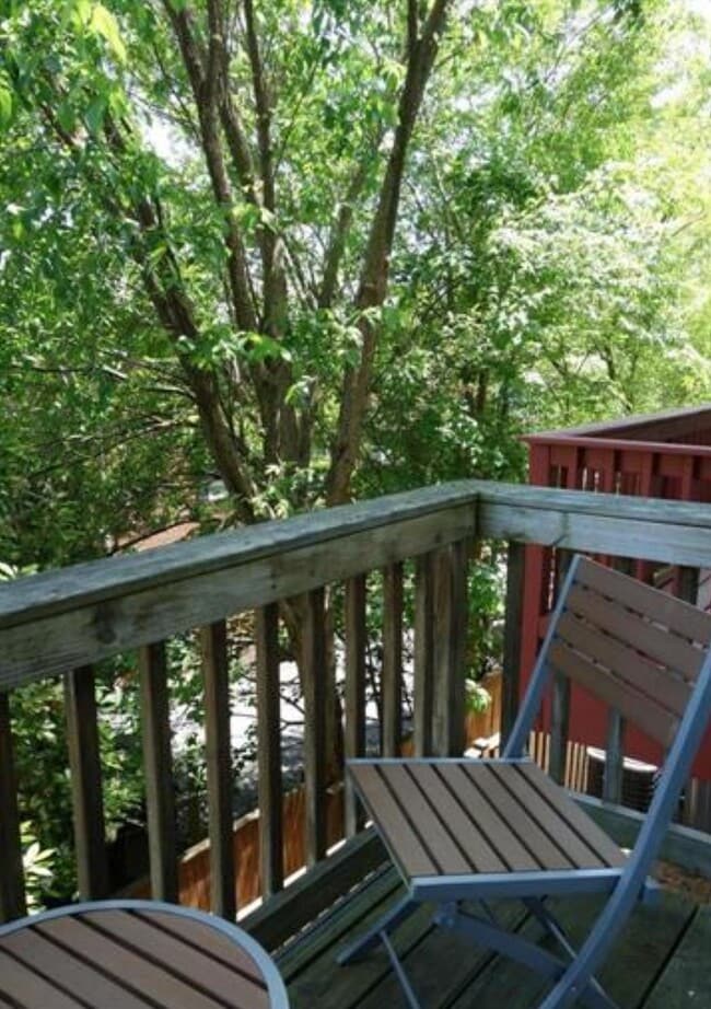 Nice Deck - 1439 N Scott St