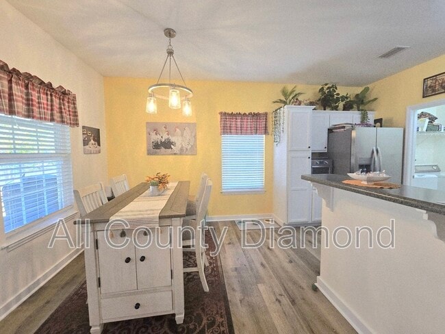 Building Photo - 13805 Flamingo Ave