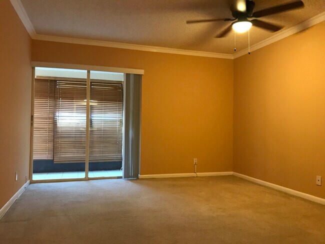 Building Photo - 2306 S Cypress Bend Dr