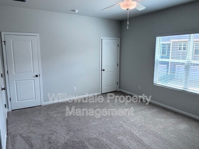 Building Photo - 183 Central Townes Wy