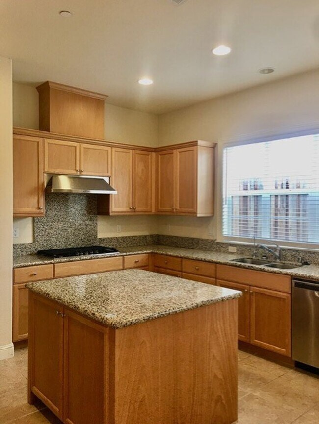 Building Photo - Terrific 4 bed 3.5 Home in Wonderful San Ramon! Great Schools, Shopping, Restaurants!