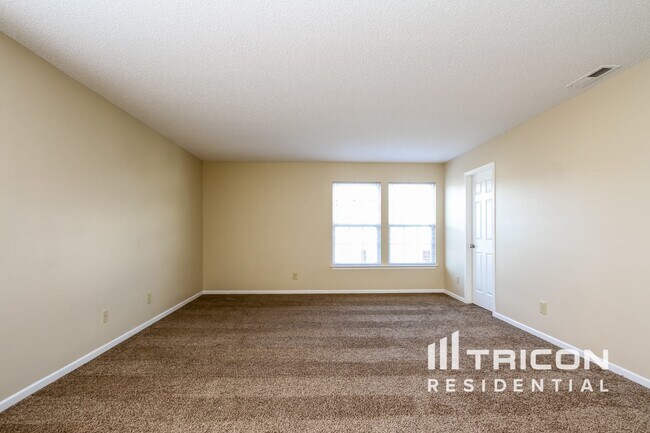 Building Photo - 10770 Parker Dr