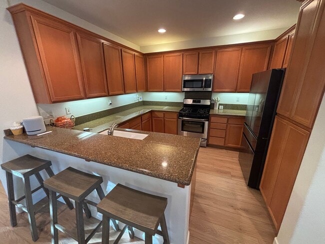 Building Photo - Beautiful 3-Bedroom Home with Loft and Ful...