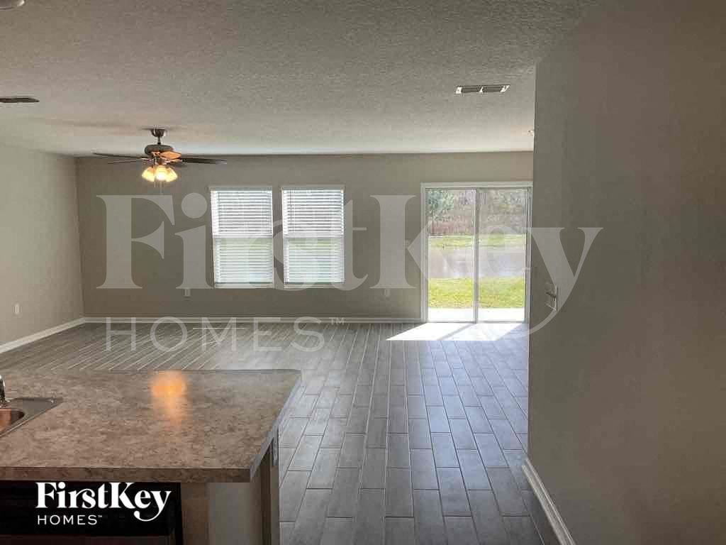 Building Photo - 2366 Sea Palm Ave