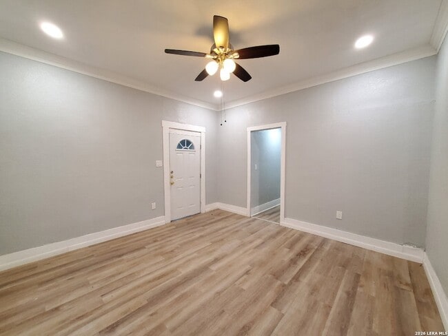 Building Photo - 2318 Ruiz St