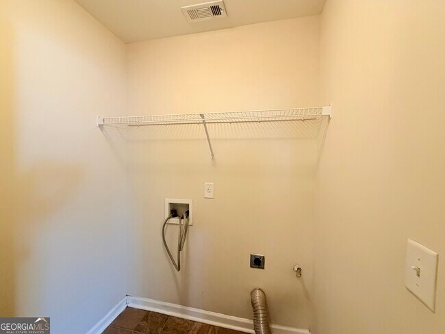 Building Photo - 260 Ascott Ln