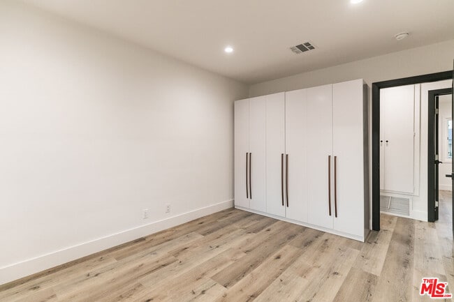 Building Photo - 8335 Gladbeck Ave