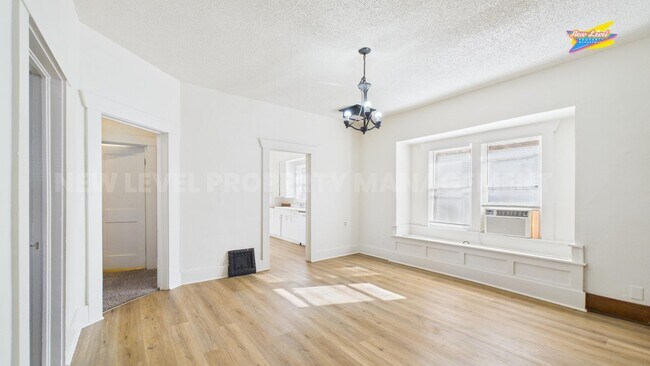 Building Photo - 362 N Holyoke Pl