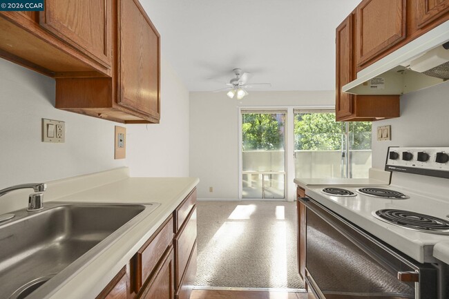 Building Photo - 73 Brookwood Rd