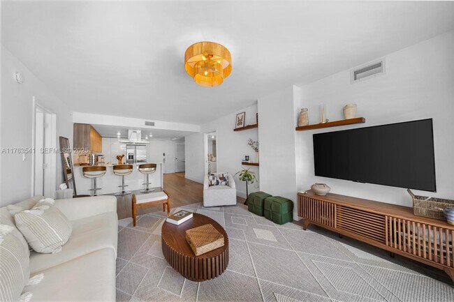 Building Photo - 1025 92nd St