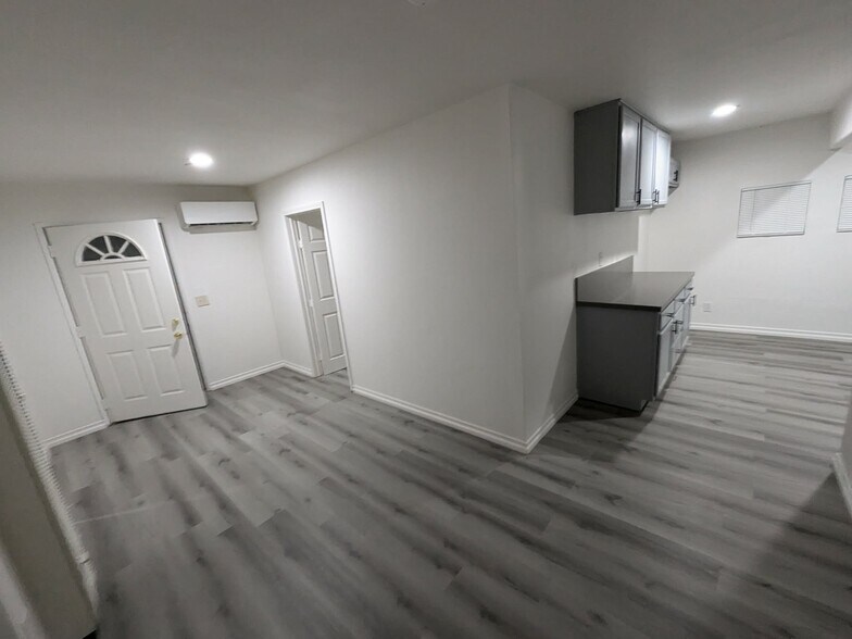 Building Photo - 17201 E Orkney St