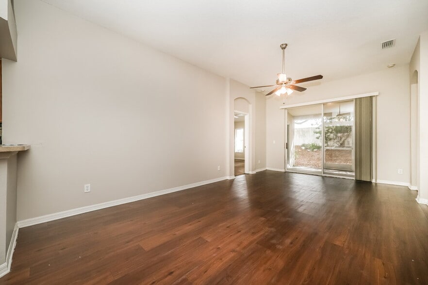 Building Photo - 9732 White Barn Way