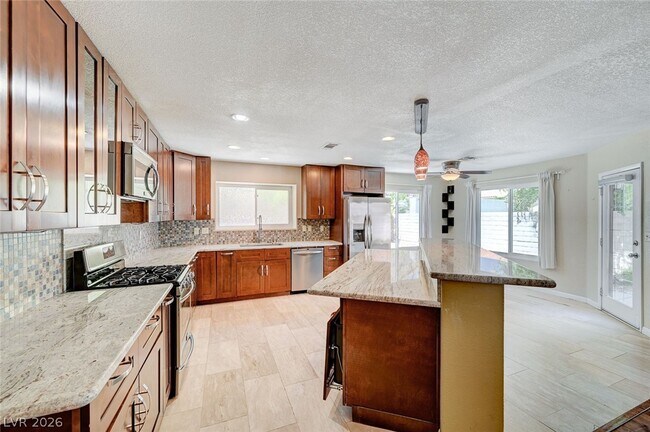 Building Photo - 2733 Brookstone Ct