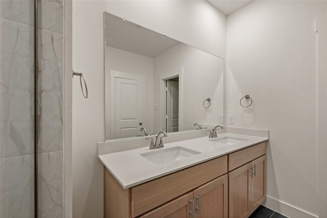 Building Photo - 9613 Dahlia Blvd