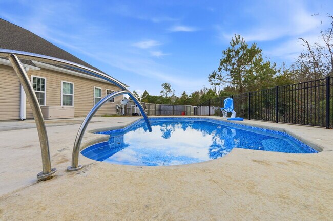 Building Photo - 124 Regatta Way