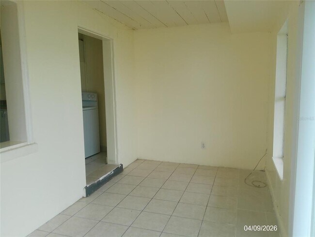 Building Photo - 1111 Cypress Gardens Blvd