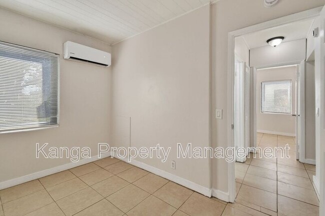 Building Photo - 1257 W 35th St