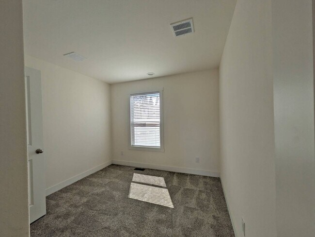 Building Photo - 6656 Pentz Rd