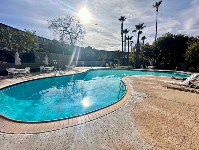 Building Photo - Beautiful condo in resort community