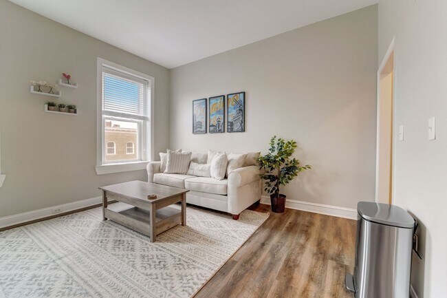 Building Photo - Calvert Street Unit 3 (N.)