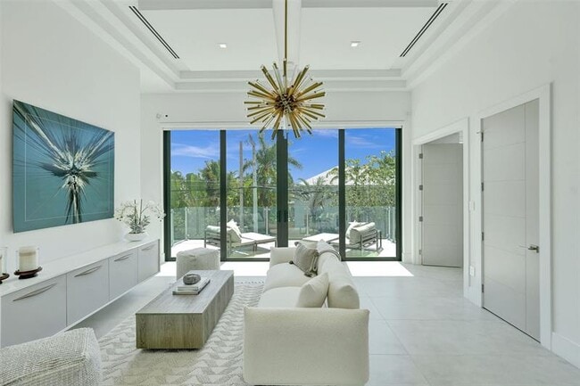 Building Photo - 1111 SE 9th Ave